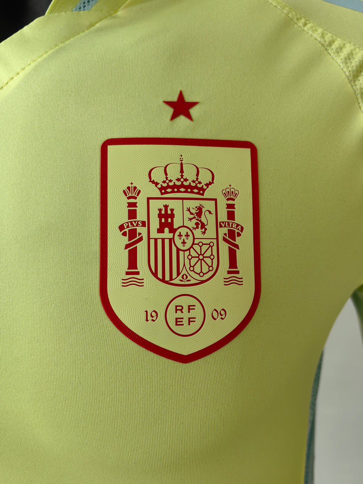 Wholesale 2024 Spain national team away yellow player version football shirt XS-4XL